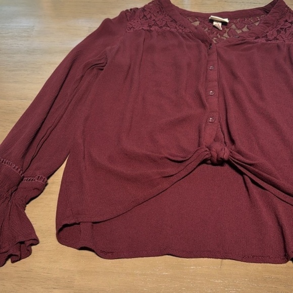 Knox Rose Button Down Blouse Round Neck Tie Front Lace Shoulder Maroon Women's S - Picture 4 of 7